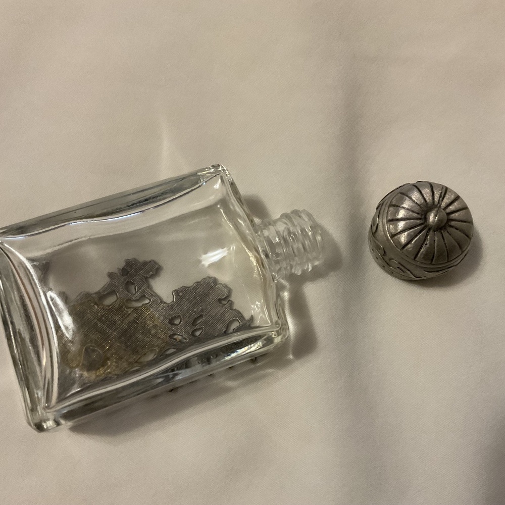 Perfume bottle - Picture 3 of 4